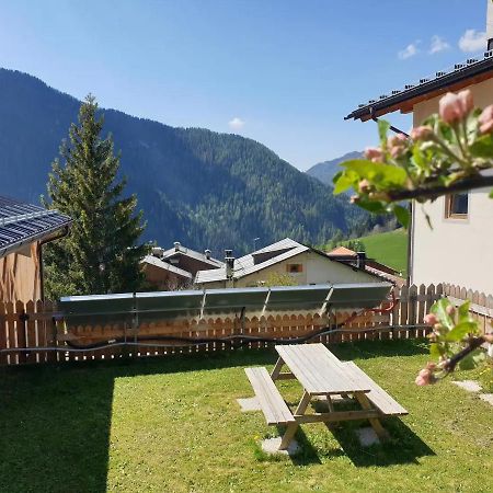 App. Monte Pore - Agriturismo La Majon Colle Santa Lucia Buitenkant foto